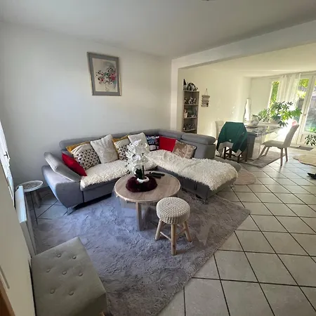 Cdg, Private 4 Homestay Roissy-en-France